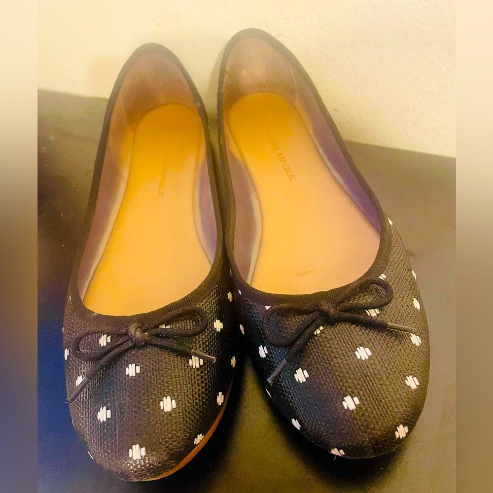 Banana Republic Black and White Polka Dot Ballet Flats, Size 6.5 - Picture 4 of 16